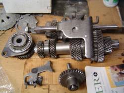 97_Saturn_SL2_Gold_trans_parts_001.jpg