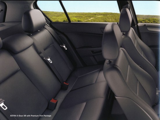 2009 Saturn Astra Brochure