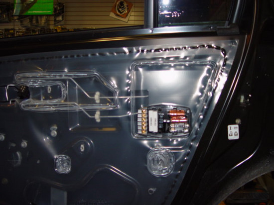 7477open_XO_wowire_pass_door
