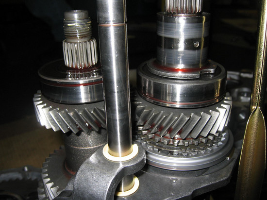 4th driven gear (output shaft) &amp; 4th drive gear (input shaft)
