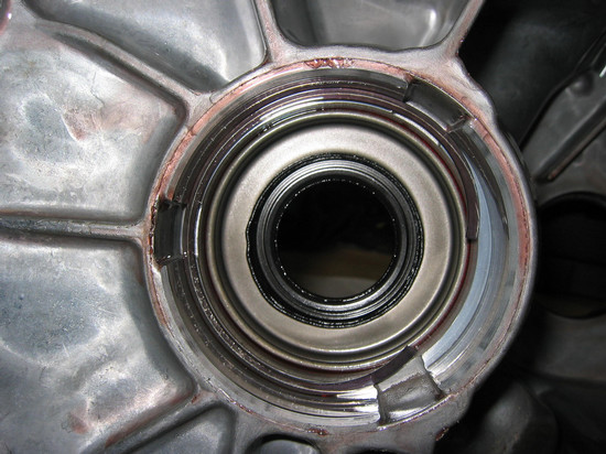 Axle seal assembly (case side)